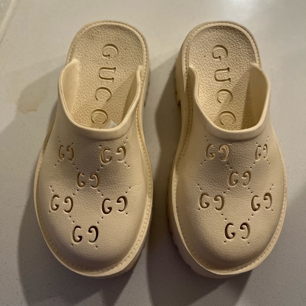 Gucci Cream Platform perforated G sandals